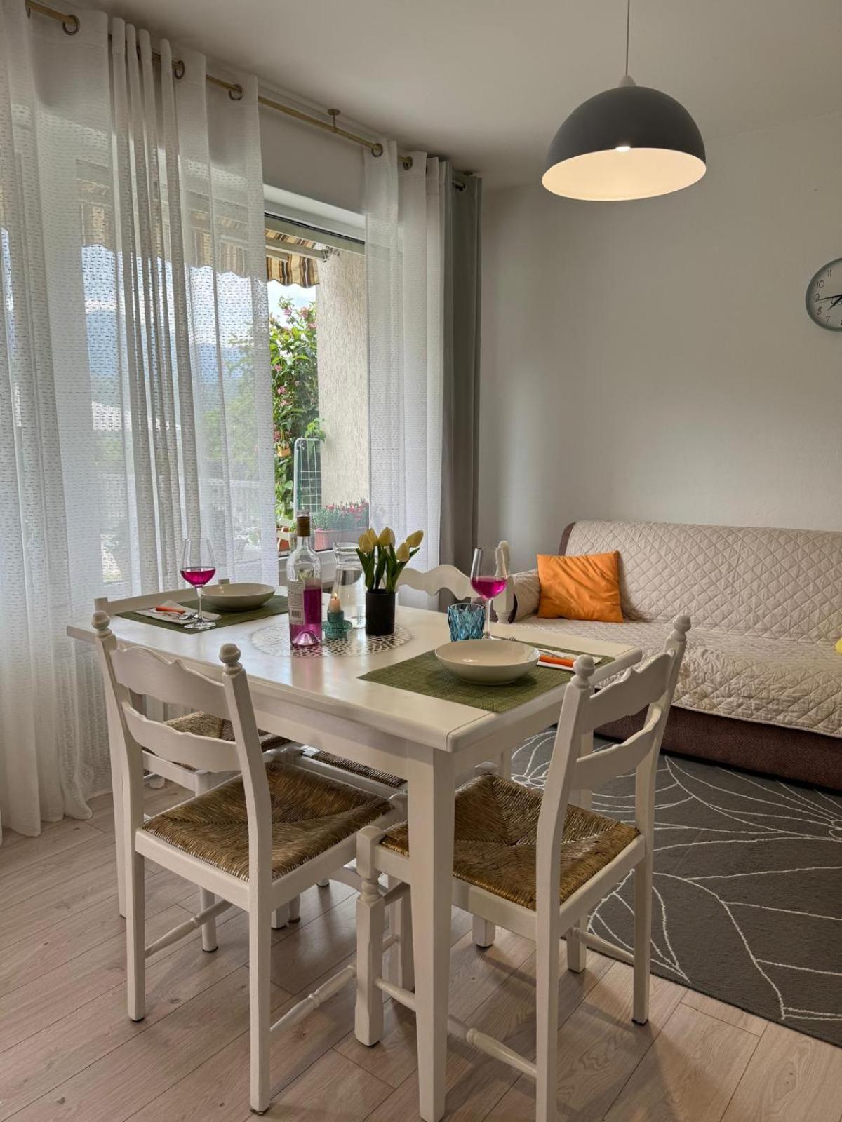 Green House Next - Lovely Apartment For Family And Free Parking เลวิโกแตร์เม ภายนอก รูปภาพ