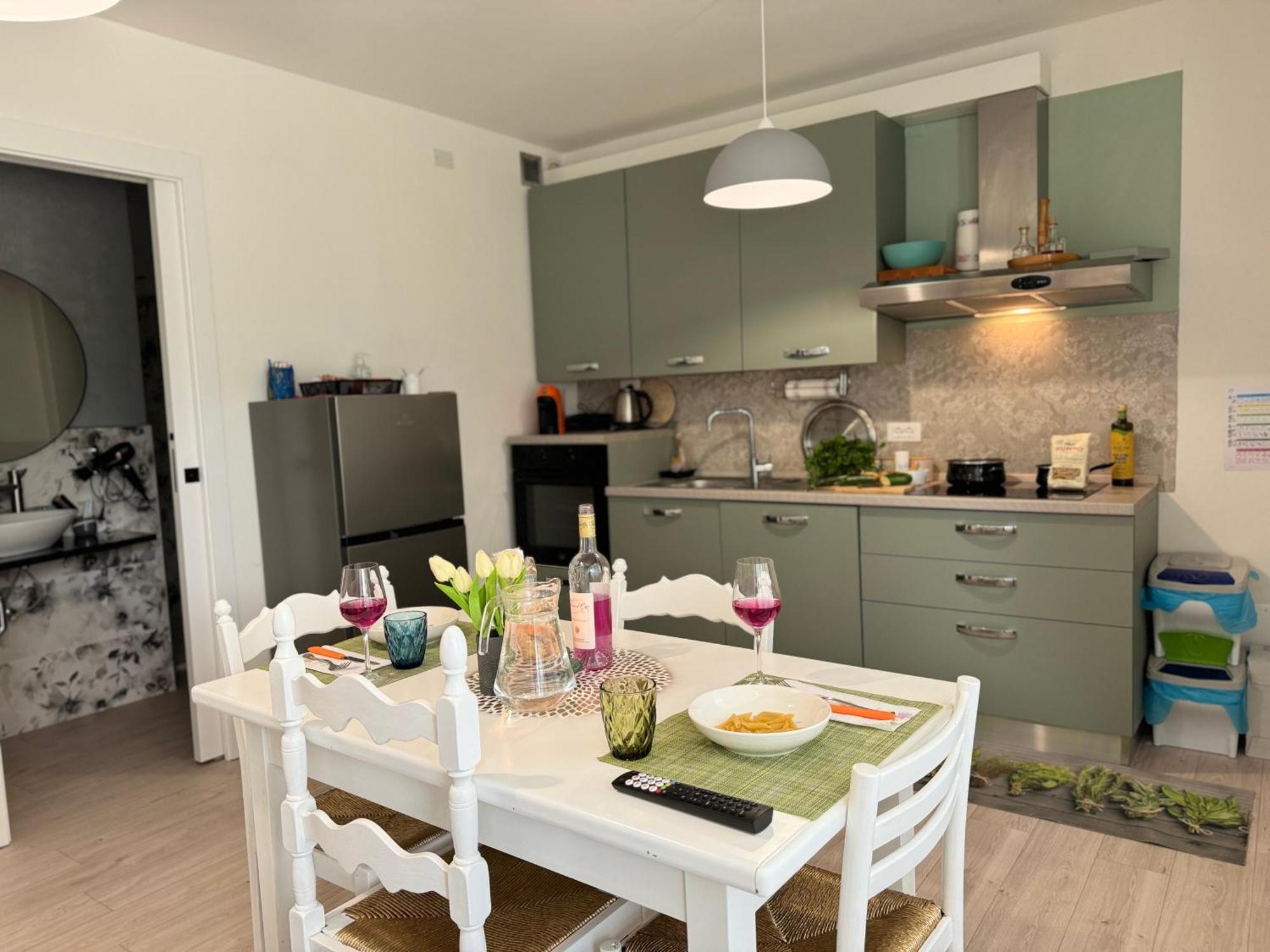 Green House Next - Lovely Apartment For Family And Free Parking เลวิโกแตร์เม ภายนอก รูปภาพ